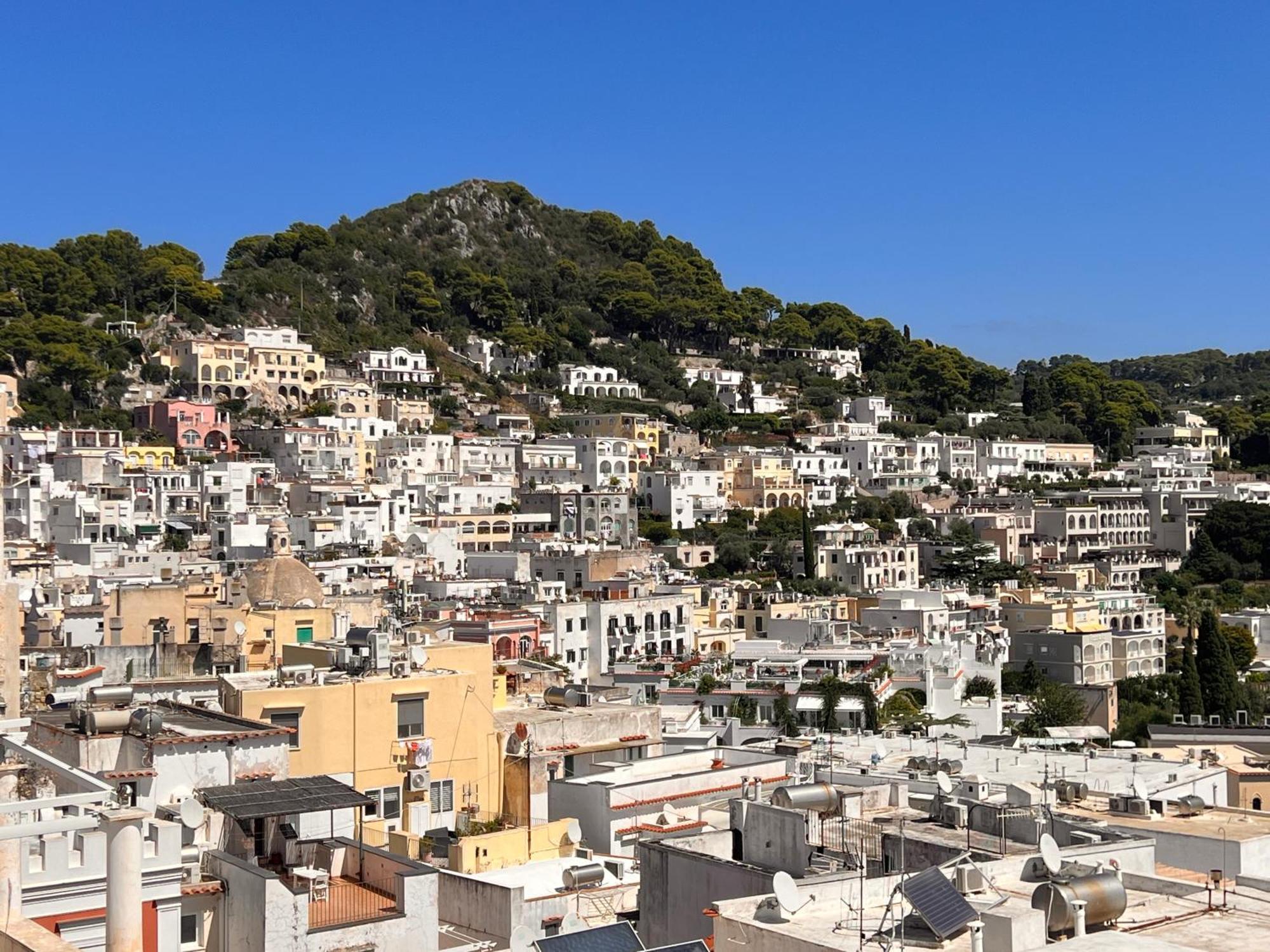 Suite Apartment Capri Con Jacuzzi In Piazzetta Exterior foto